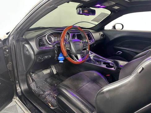 Used 2016 Dodge Challenger R/T Scat Pack w/ Leather Interior Group RWD image 17