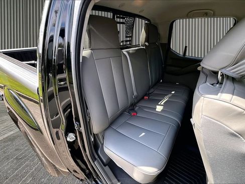 Used 2020 Nissan Frontier SV AWD/4WD image 29