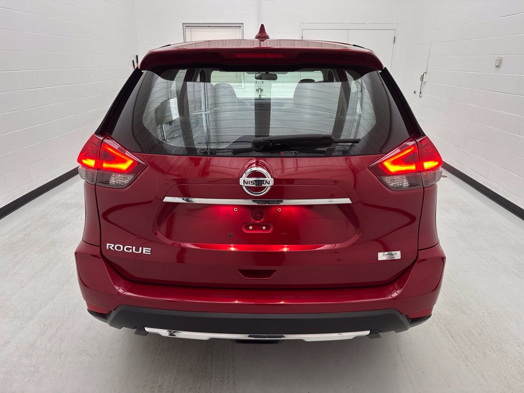 Used 2017 Nissan Rogue S FWD image 5