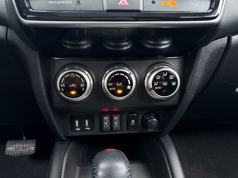 Used 2021 Mitsubishi Outlander Sport SE image 22