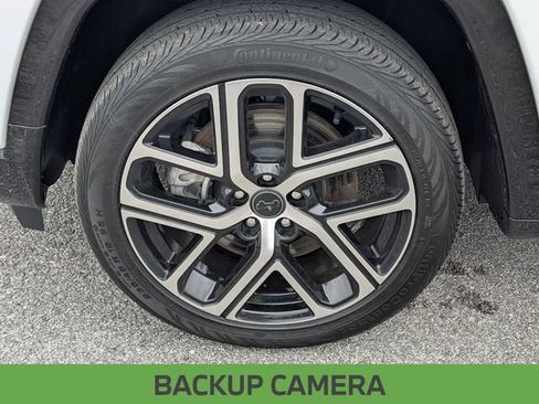 Certified 2025 Jeep Compass Limited w/ Elite Group AWD/4WD image 12