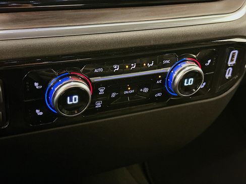 Used 2025 GMC Sierra 1500 SLT image 24