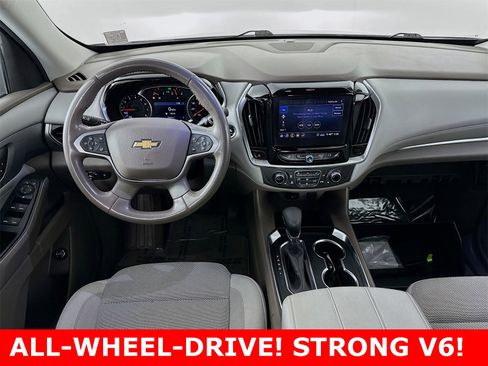 Used 2021 Chevrolet Traverse LT image 15