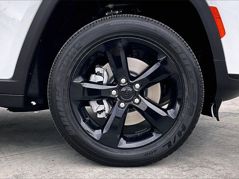 New 2025 Jeep Grand Cherokee L Altitude image 20