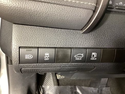 Used 2024 Toyota Camry SE FWD image 19