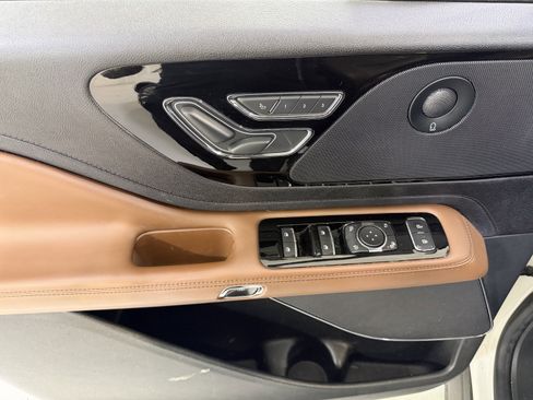Used 2023 Lincoln Aviator Reserve image 16
