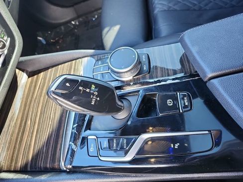 Used 2021 BMW 530i w/ Convenience Package image 25