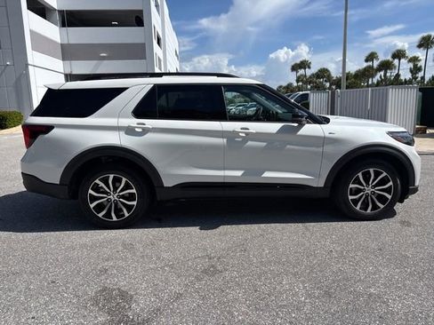 Used 2026 Ford Explorer ST-Line AWD/4WD image 2