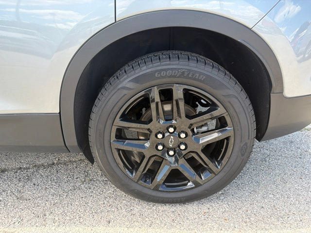 Used 2024 Chevrolet Blazer LT w/ LPO, Black Grille Bar Package AWD/4WD image 9