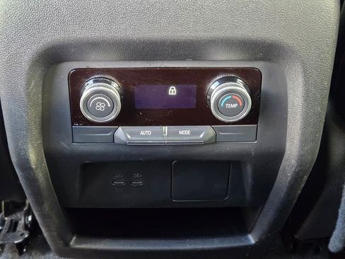 Certified 2025 Buick Enclave Preferred image 21