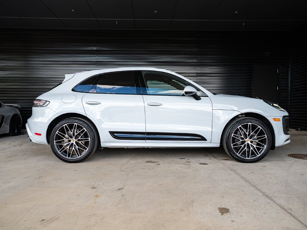 Certified 2023 Porsche Macan AWD/4WD image 8