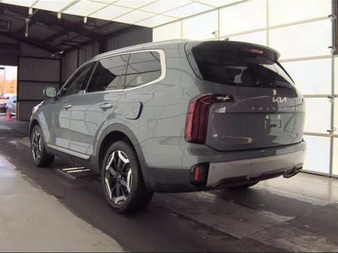 Used 2024 Kia Telluride S w/ S Sunroof Package image 9