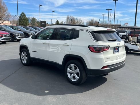 Used 2017 Jeep Compass Latitude w/ Cold Weather Group image 11