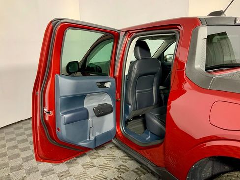 New 2026 Ford Maverick Lariat w/ Black Appearance Package image 29