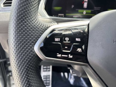 Certified 2023 Volkswagen Tiguan SE R-Line FWD image 30