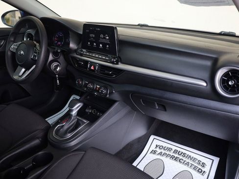 Used 2020 Kia Forte LXS FWD image 28