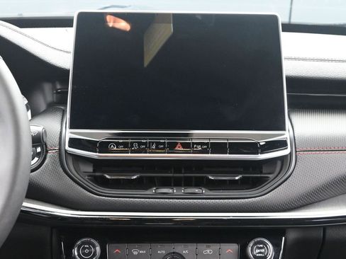 Used 2023 Jeep Compass Trailhawk w/ Trailhawk Convenience Group image 26