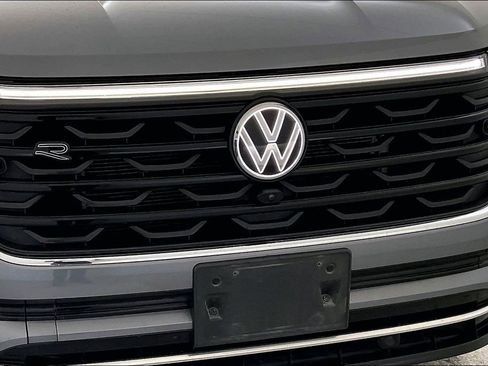 Used 2024 Volkswagen Atlas Cross Sport SEL Premium R-Line image 38