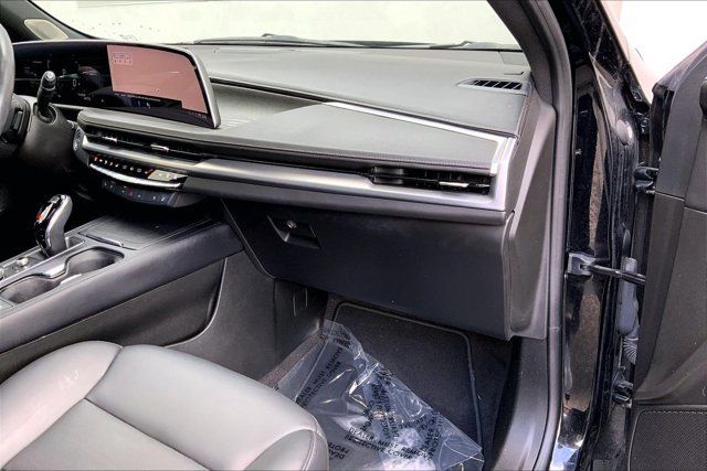 Used 2024 Cadillac XT4 Premium Luxury AWD/4WD image 15