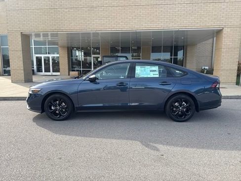 New 2025 Honda Accord SE image 1
