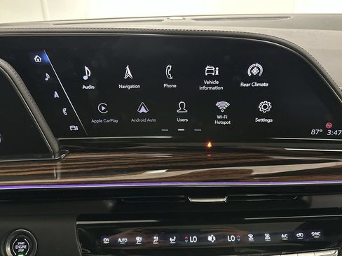 Used 2022 Cadillac Escalade Premium Luxury AWD/4WD image 41