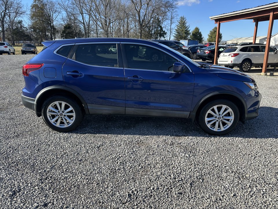 Used 2019 Nissan Rogue Sport S w/ Appearance Package FWD image 4