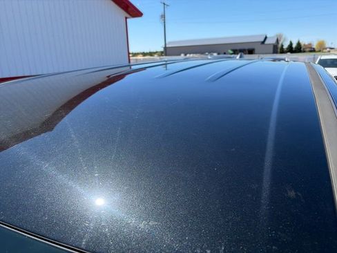 Used 2019 Chrysler Pacifica L FWD image 10