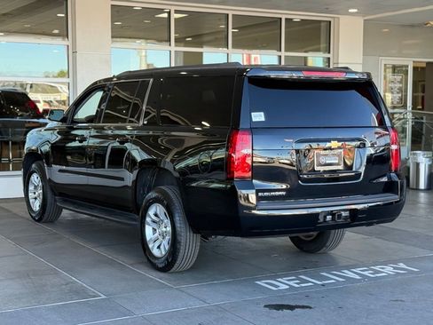 Used 2019 Chevrolet Suburban LT image 9