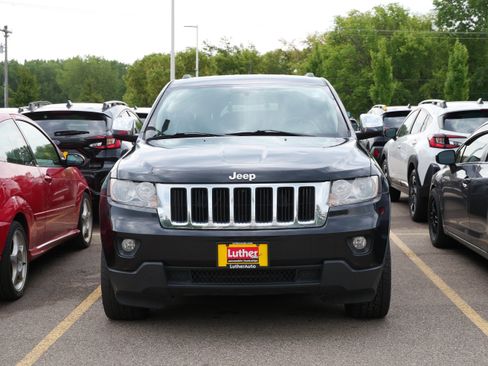 Used 2011 Jeep Grand Cherokee Laredo AWD/4WD image 2