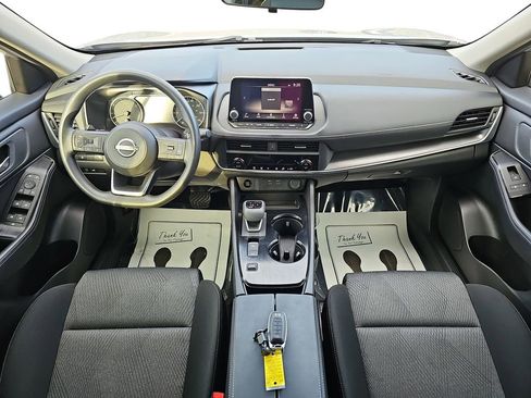 Used 2024 Nissan Rogue SV image 11
