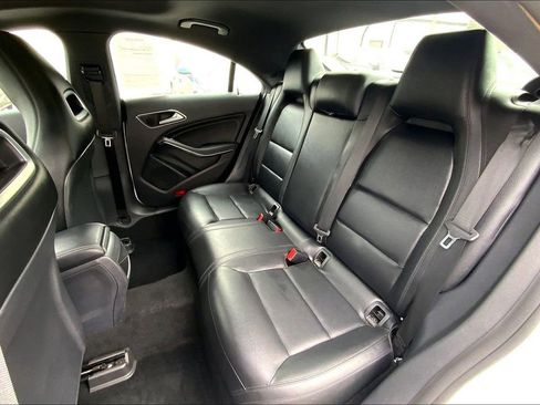Used 2014 Mercedes-Benz CLA 250 image 21