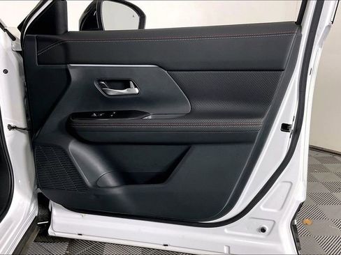 New 2026 Nissan Kicks SR w/ Cold Weather Package image 20