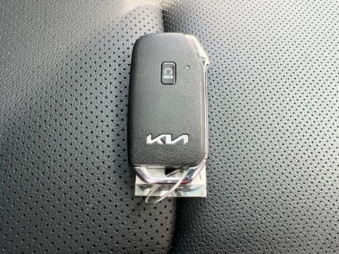 Certified 2025 Kia Sportage EX w/ Premium Package AWD/4WD image 27
