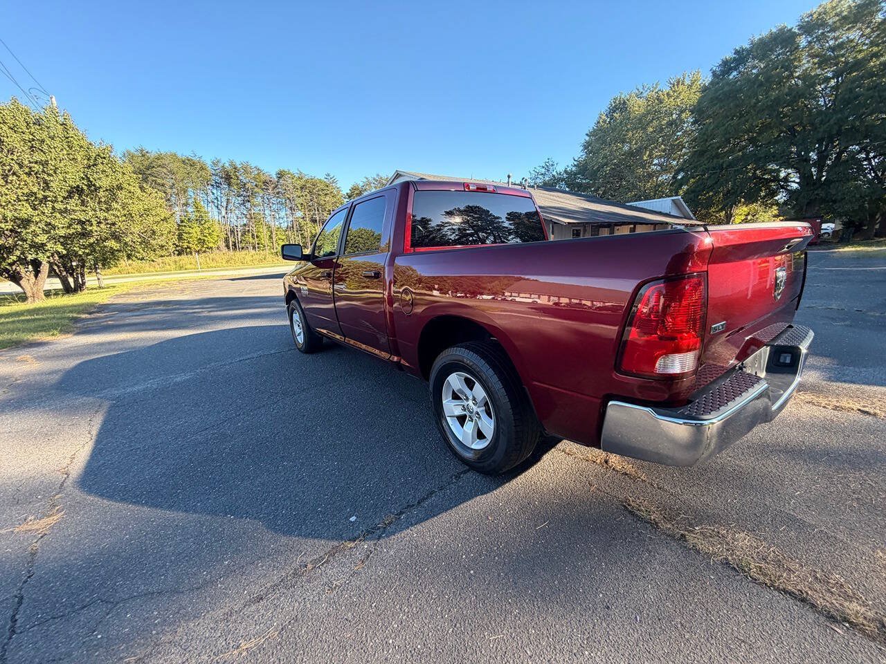 Used 2021 RAM 1500 Classic SLT RWD image 8