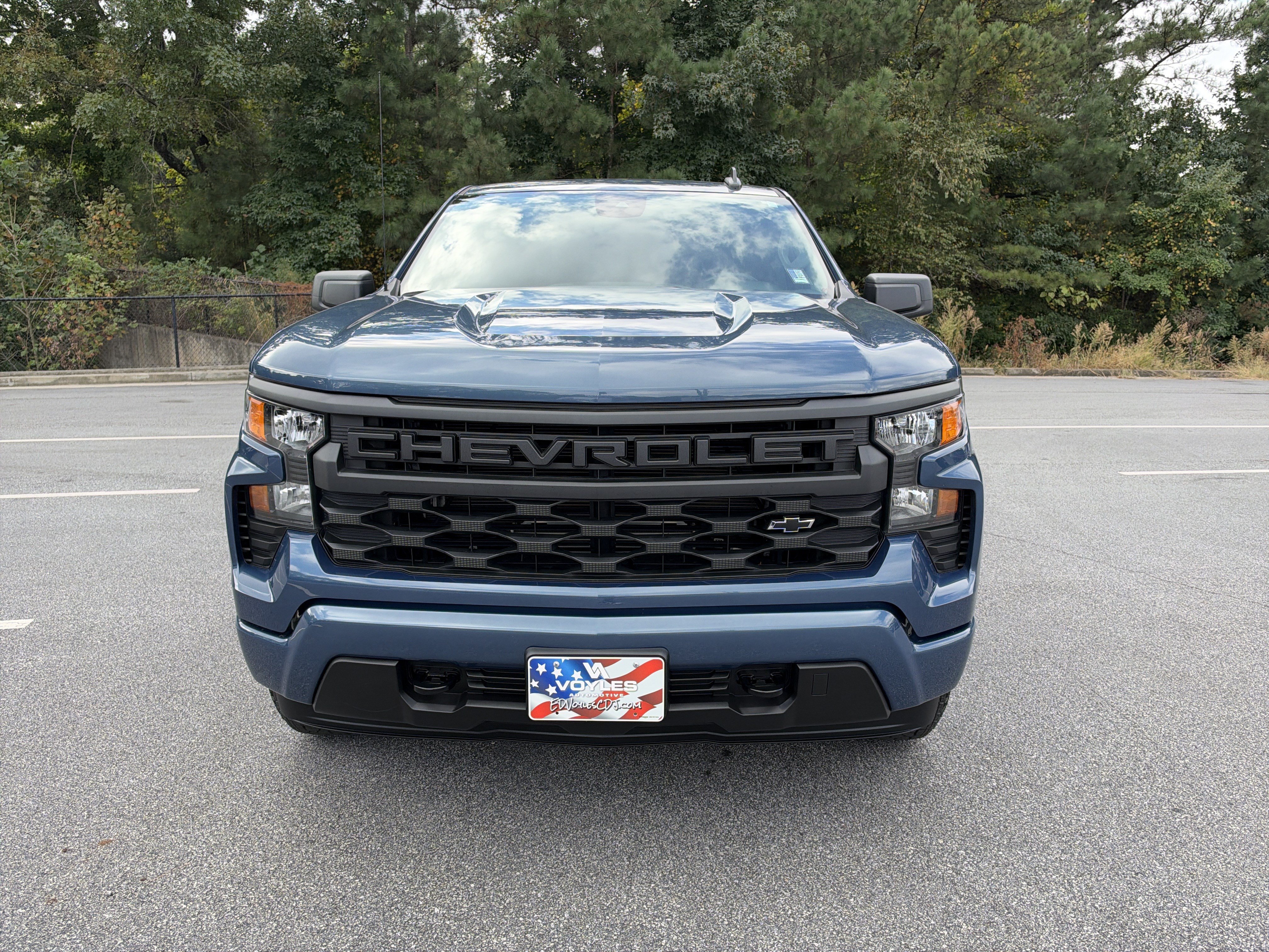 Used 2024 Chevrolet Silverado 1500 Custom w/ Turbomax Blackout Package AWD/4WD image 2