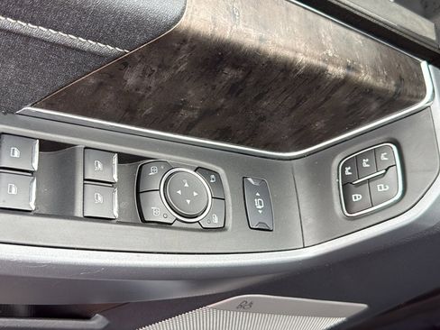 Used 2024 Ford F250 Lariat w/ Lariat Ultimate Package AWD/4WD image 18