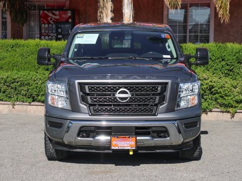 Used 2023 Nissan Titan SV w/ SV Convenience Package image 3