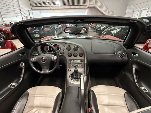 Used 2008 Pontiac Solstice Convertible w/ Premium Package RWD image 19