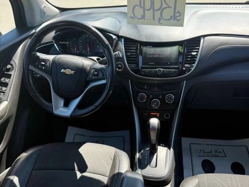 Used 2022 Chevrolet Trax LT w/ Driver Confidence Package AWD/4WD image 11