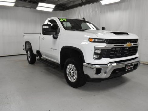 Used 2024 Chevrolet Silverado 2500 LT w/ Snow Plow Prep/Camper Package image 1