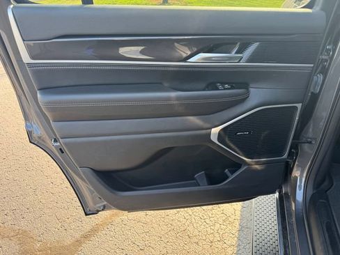 Certified 2024 Jeep Wagoneer 4WD image 20
