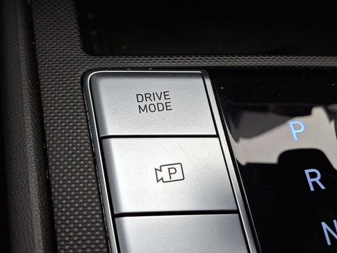 Used 2022 Hyundai Elantra Limited w/ Cargo Package image 24