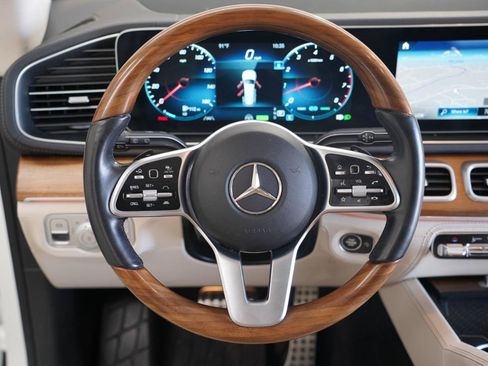 Used 2022 Mercedes-Benz GLS 580 4MATIC image 12