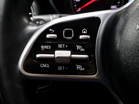 Used 2020 Mercedes-Benz GLC 300 4MATIC image 27