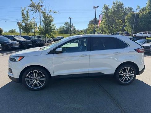 Used 2023 Ford Edge Titanium w/ Class II Trailer Tow Package AWD/4WD image 2
