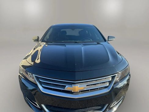 Used 2018 Chevrolet Impala LT FWD image 3