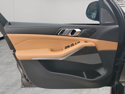 Used 2025 BMW X5 M60i image 26