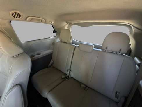 Used 2011 Toyota Sienna XLE w/ XLE Navigation Pkg FWD image 30