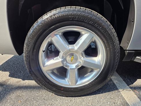 Used 2013 Chevrolet Avalanche LTZ AWD/4WD image 35