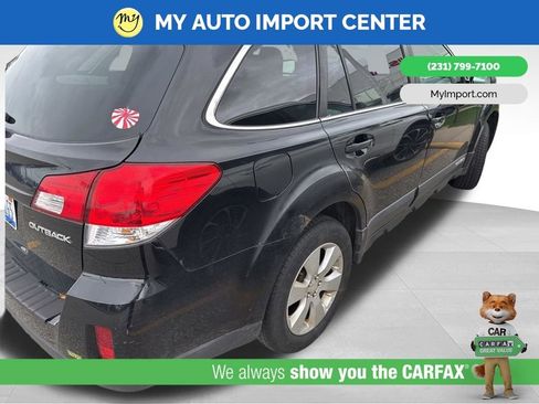 Used 2011 Subaru Outback 2.5i Limited image 4